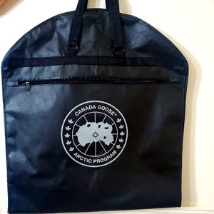 Canada Goose zipper double handle covet